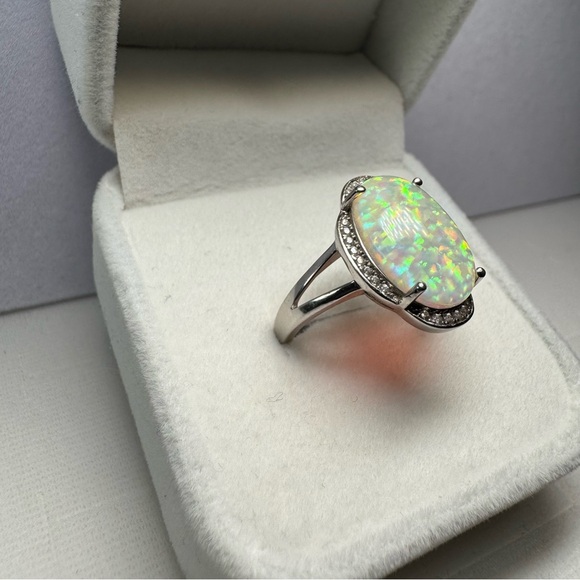 Opal-like CZ 925 Sterling Silver Band Ring Size 8.25 - Picture 4 of 11